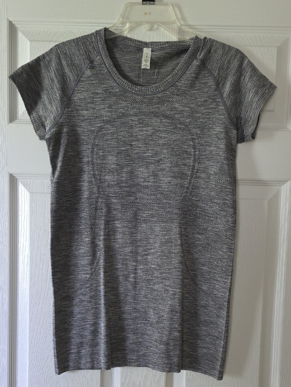 lululemon gray textured athletic tee